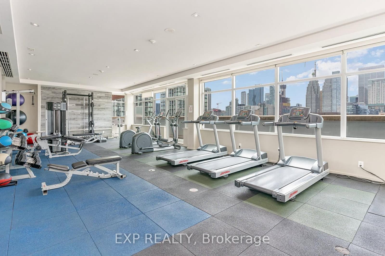 230 King Street, Unit 614 thumbnail 23