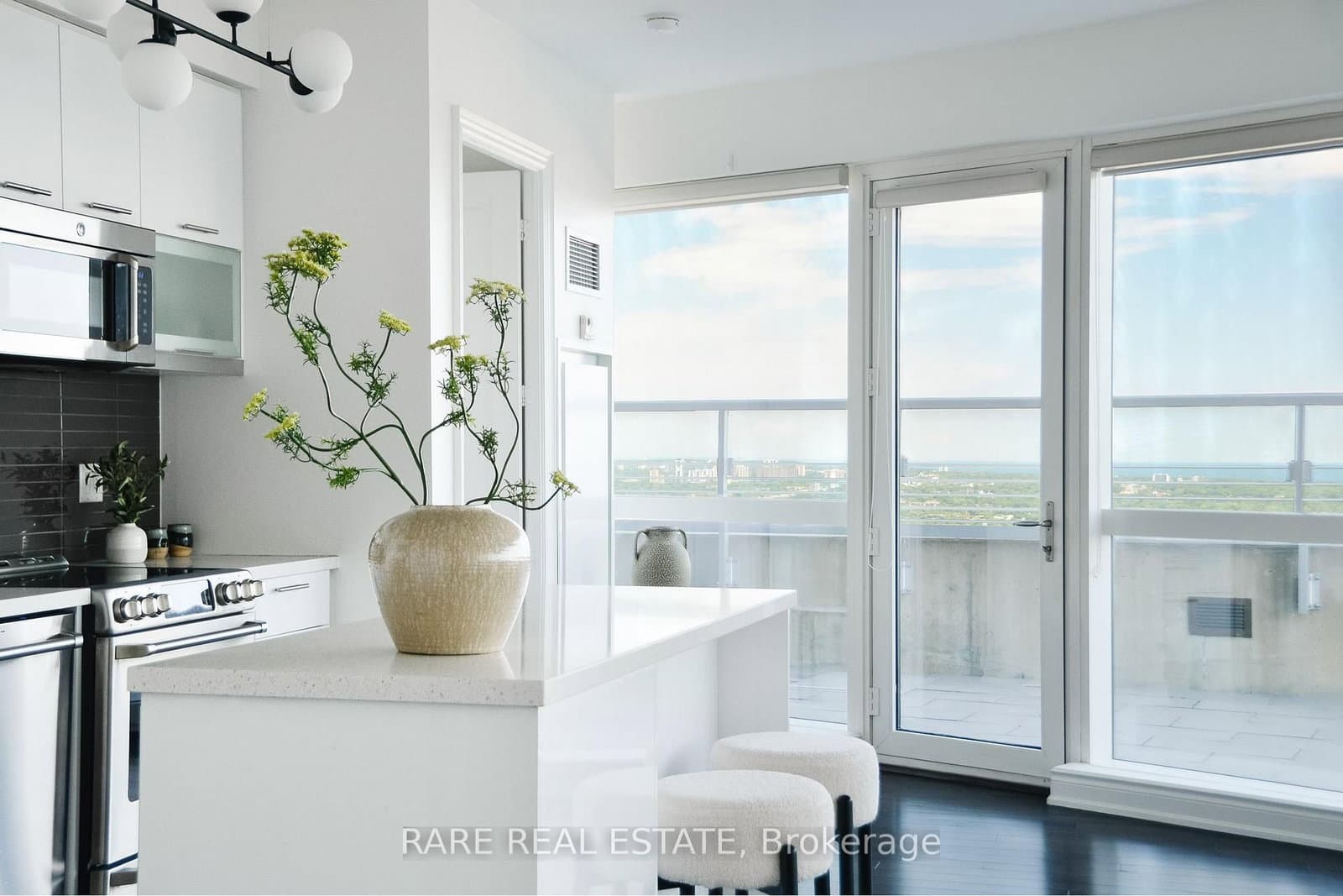 388 Yonge Street, Unit 5907 thumbnail 15