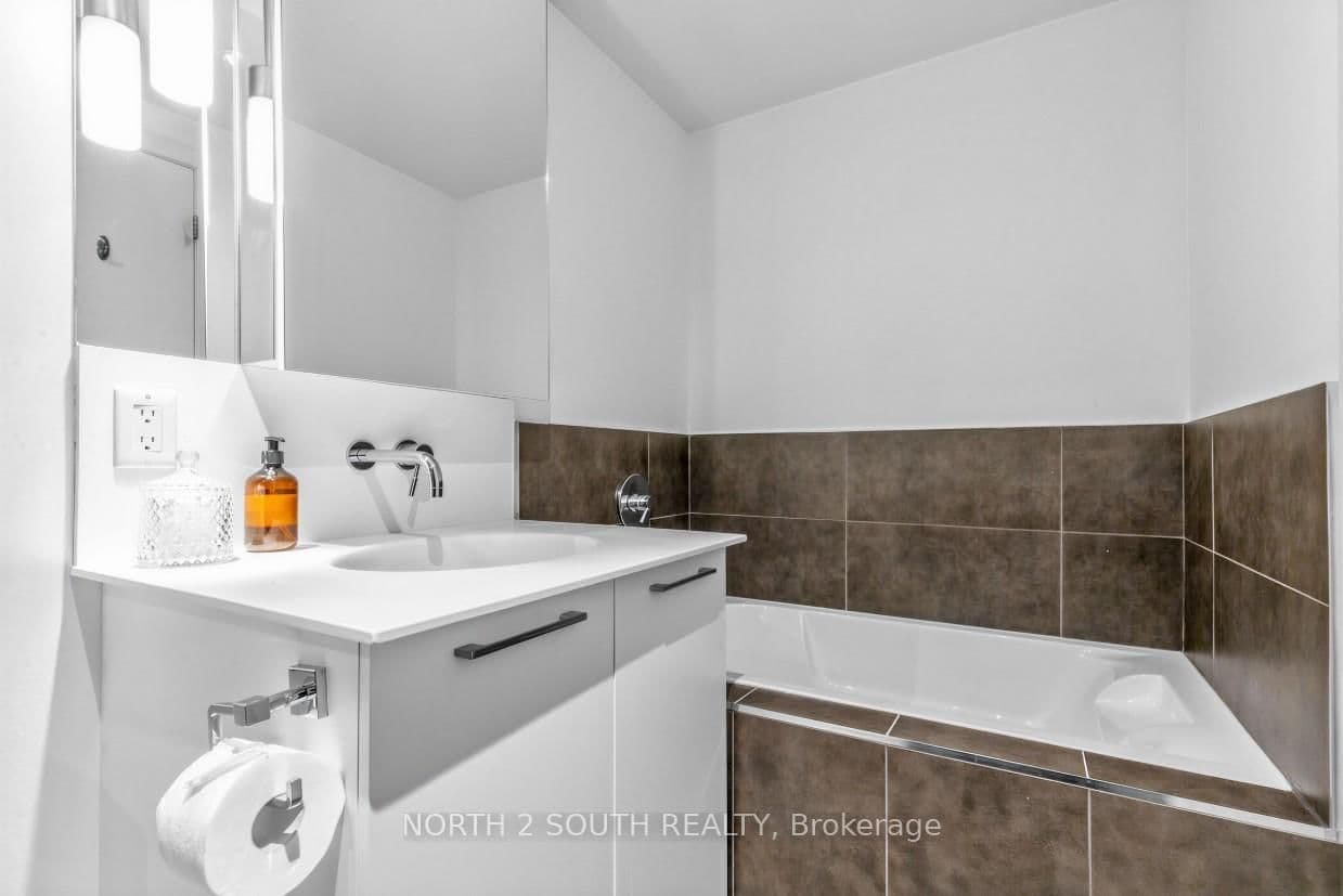 95 Bathurst Street, Unit 225 thumbnail 12