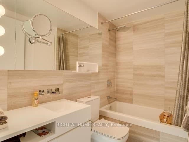 45 Charles Street E, Unit 4107 thumbnail 10
