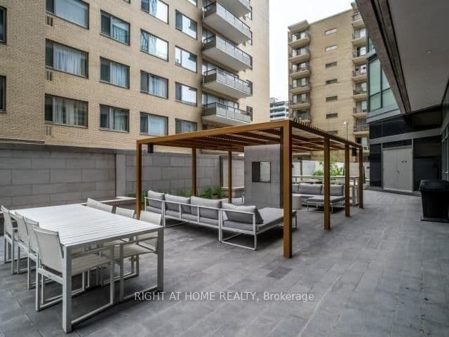 45 Charles Street E, Unit 4107 thumbnail 12
