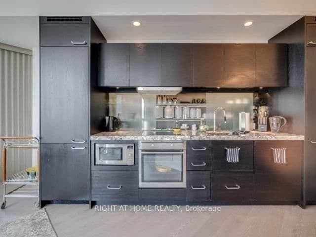 45 Charles Street E, Unit 4107 thumbnail 5