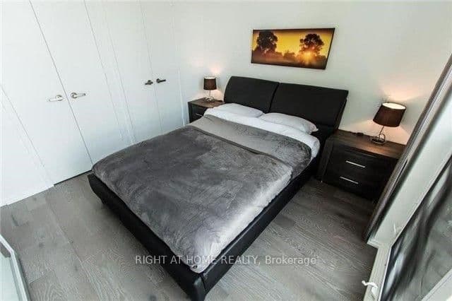45 Charles Street E, Unit 4107 thumbnail 8