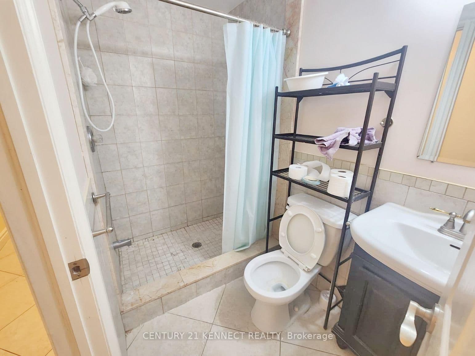 150B Finch Avenue E thumbnail 6