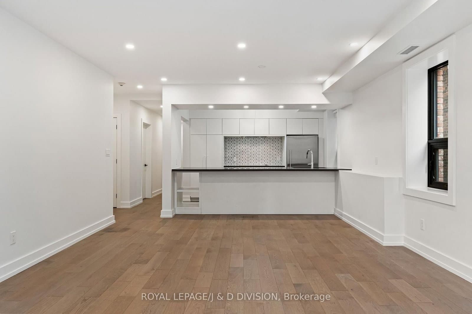 314 Lonsdale Road, Unit 4 thumbnail 10