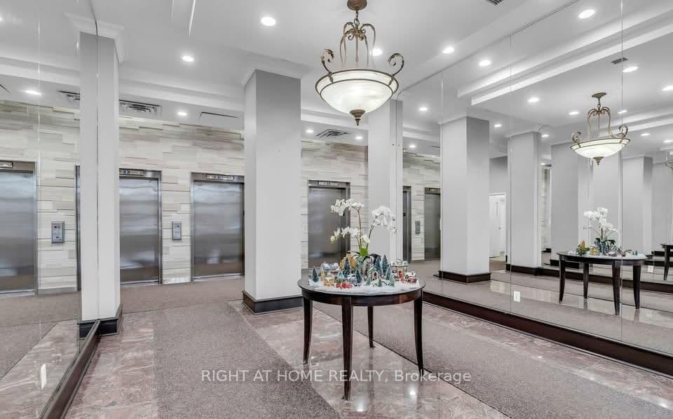 21 Overlea Boulevard, Unit 1202 thumbnail 3