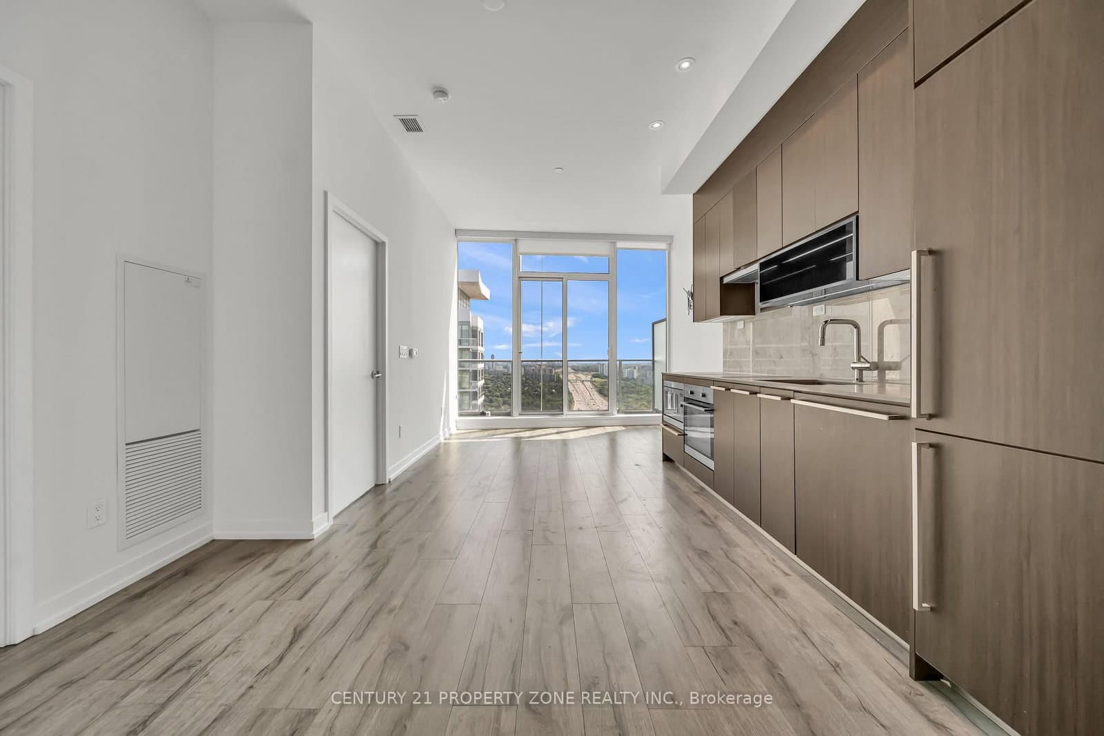 115 Mcmahon Drive, Unit Ph09 thumbnail 21