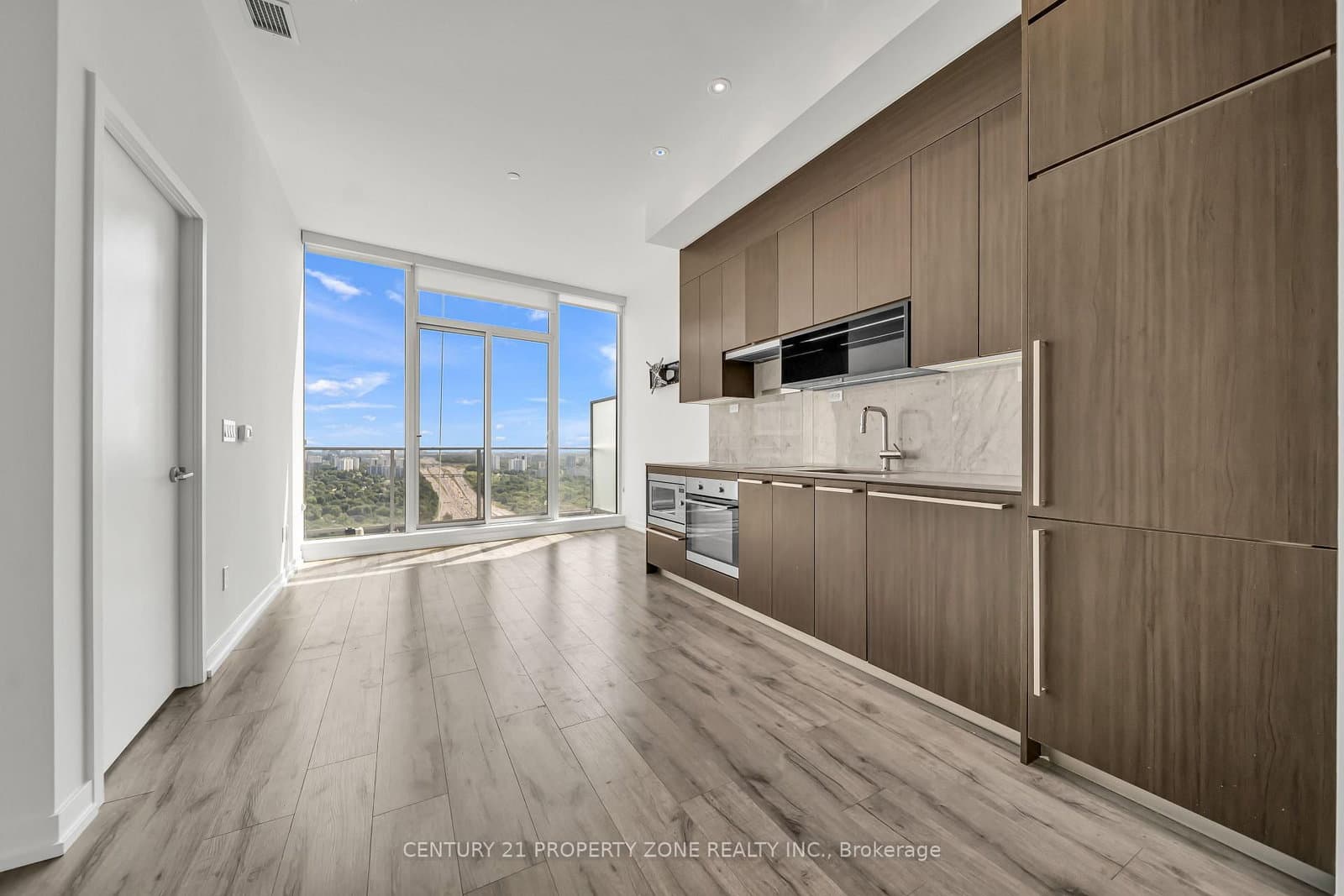 115 Mcmahon Drive, Unit Ph09 thumbnail 22