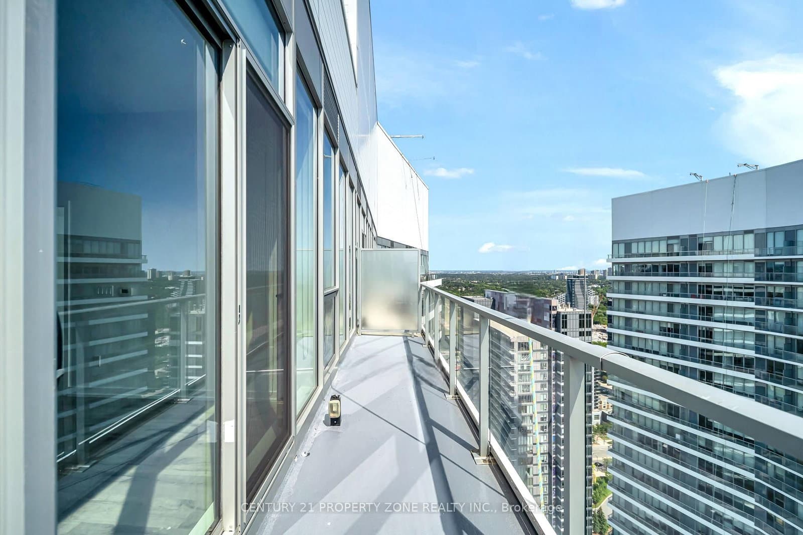115 Mcmahon Drive, Unit Ph09 thumbnail 33