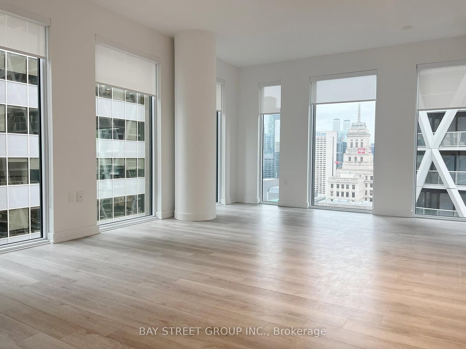 238 Simcoe Street, Unit 1904 thumbnail 4