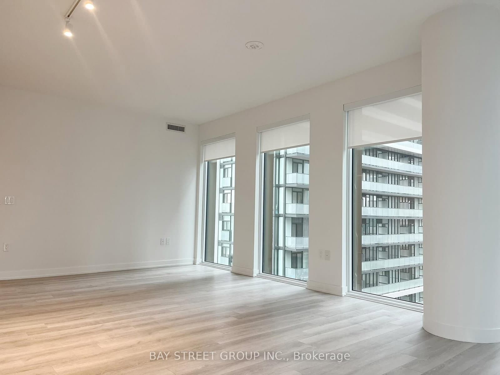 238 Simcoe Street, Unit 1904 thumbnail 5