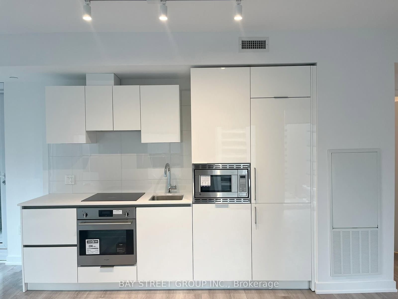 238 Simcoe Street, Unit 1904 thumbnail 8