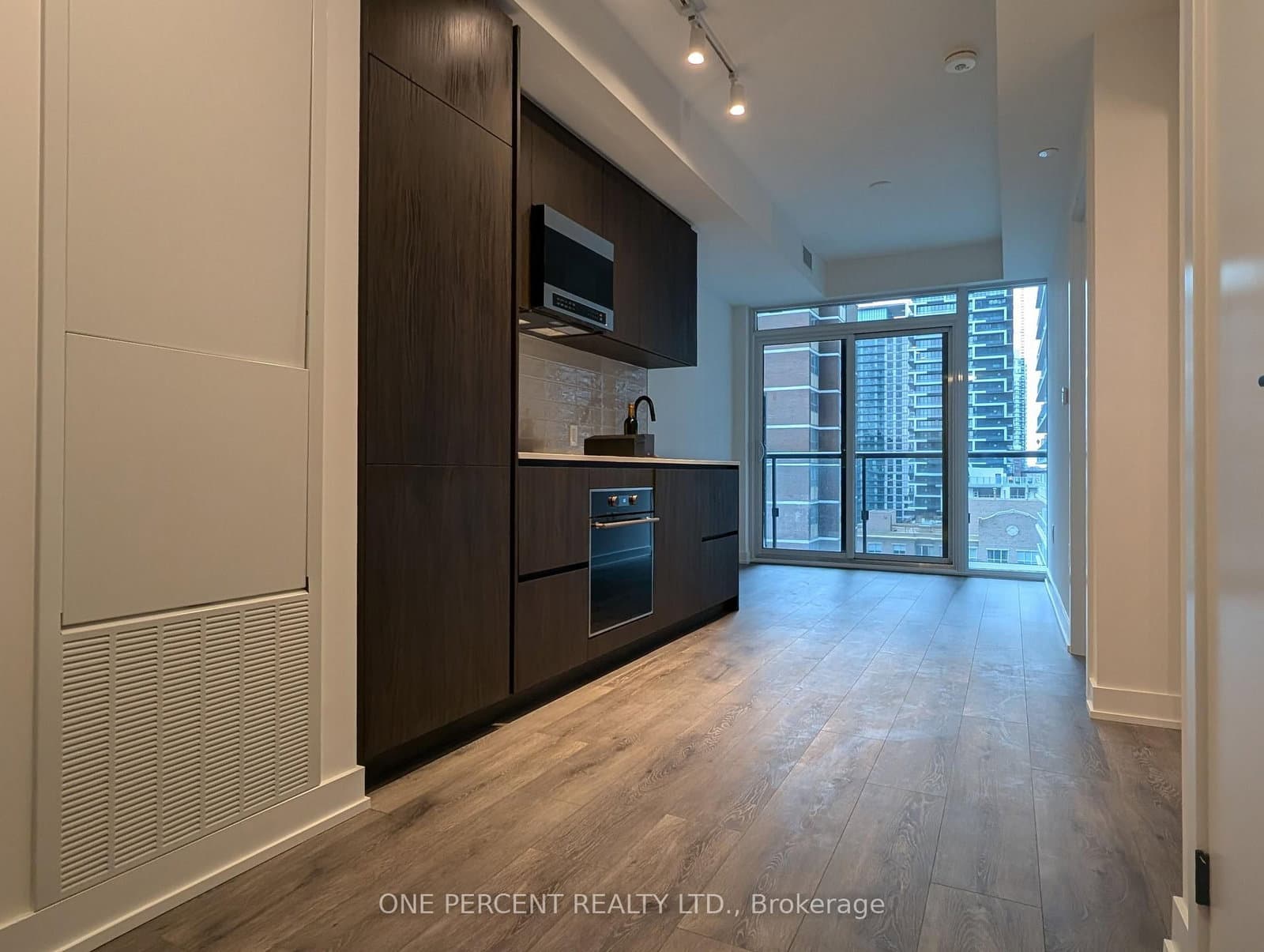 127 Broadway Avenue, Unit 1104 thumbnail 3