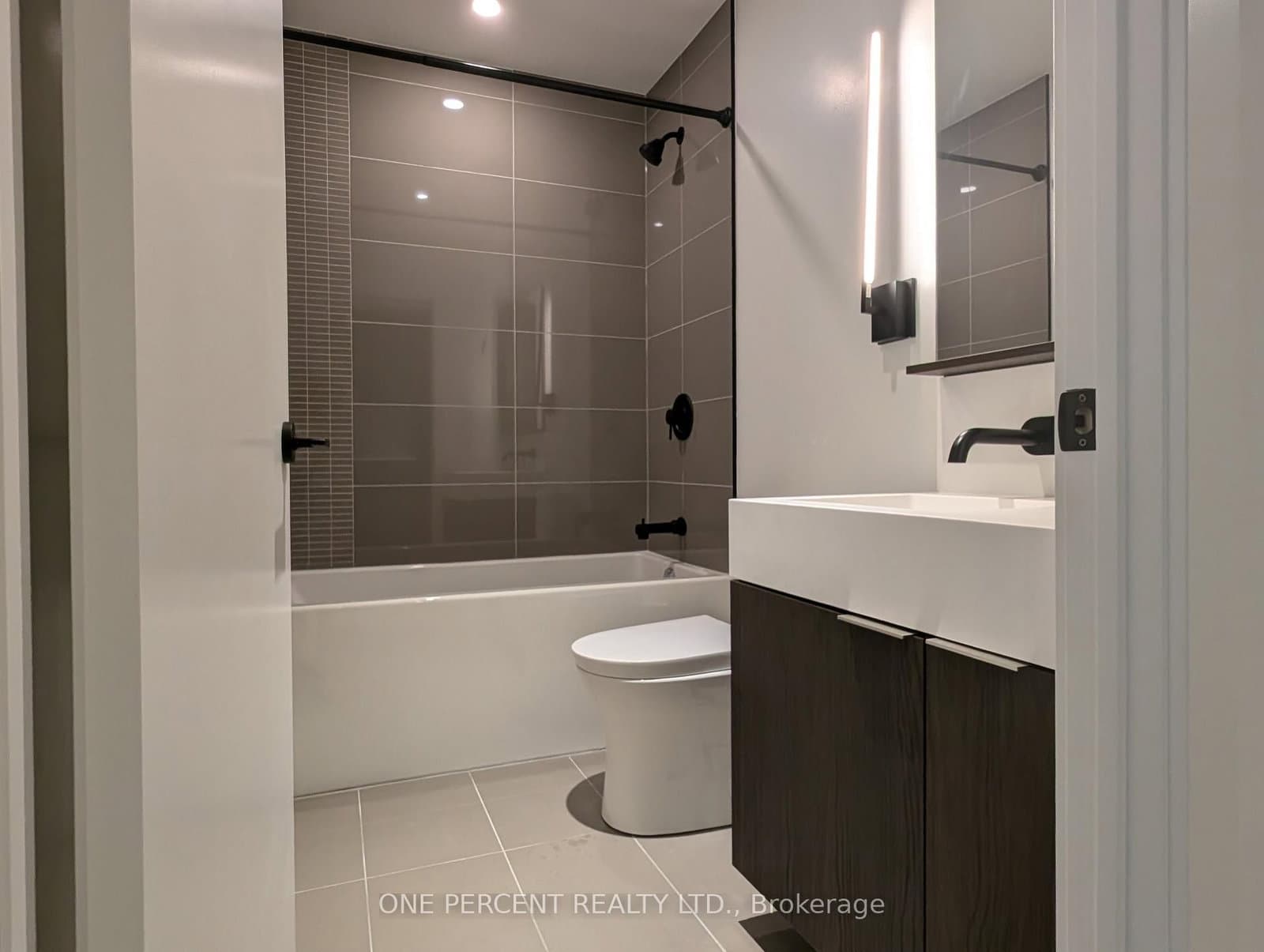 127 Broadway Avenue, Unit 1104 thumbnail 6