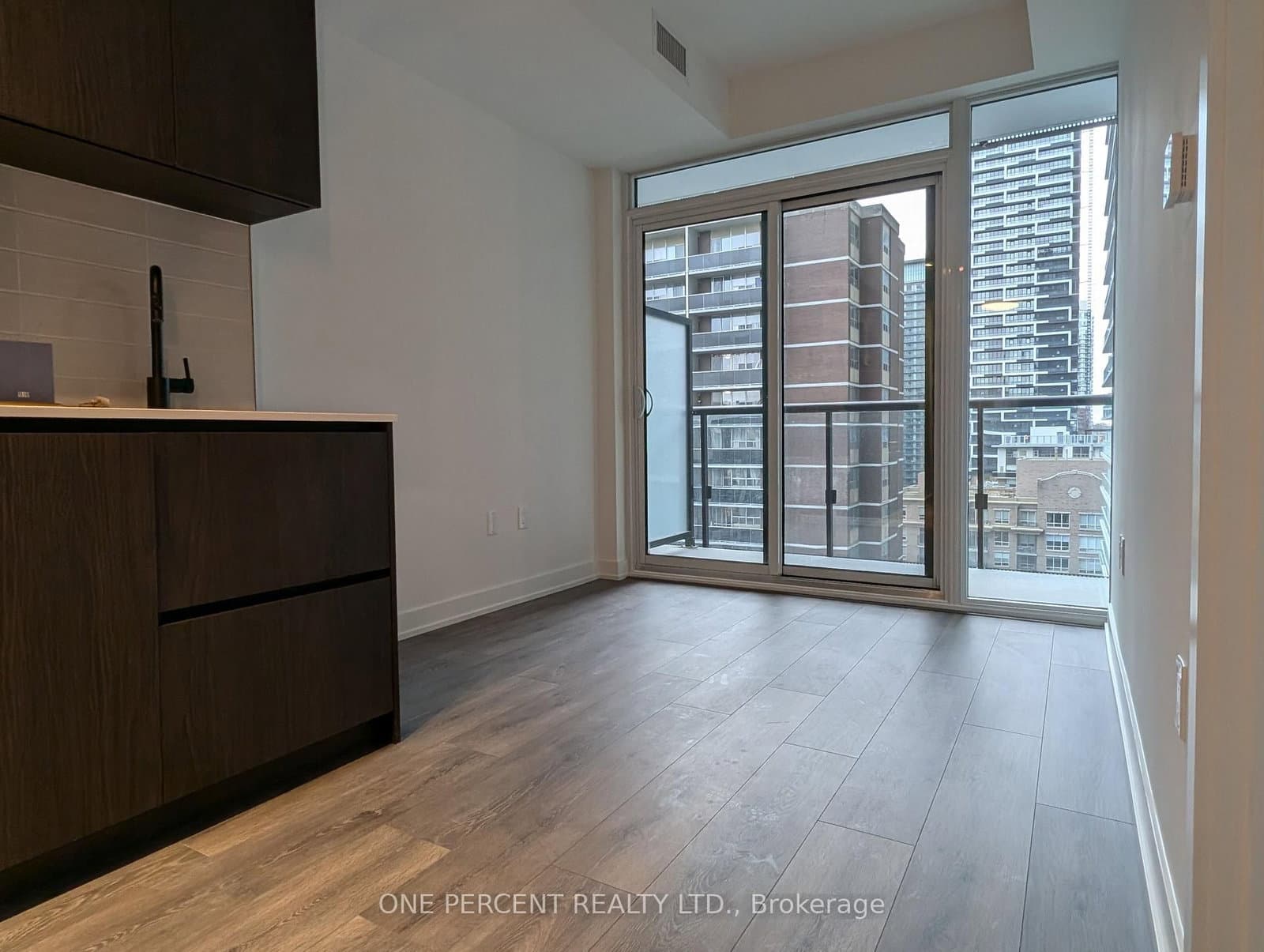 127 Broadway Avenue, Unit 1104 thumbnail 7