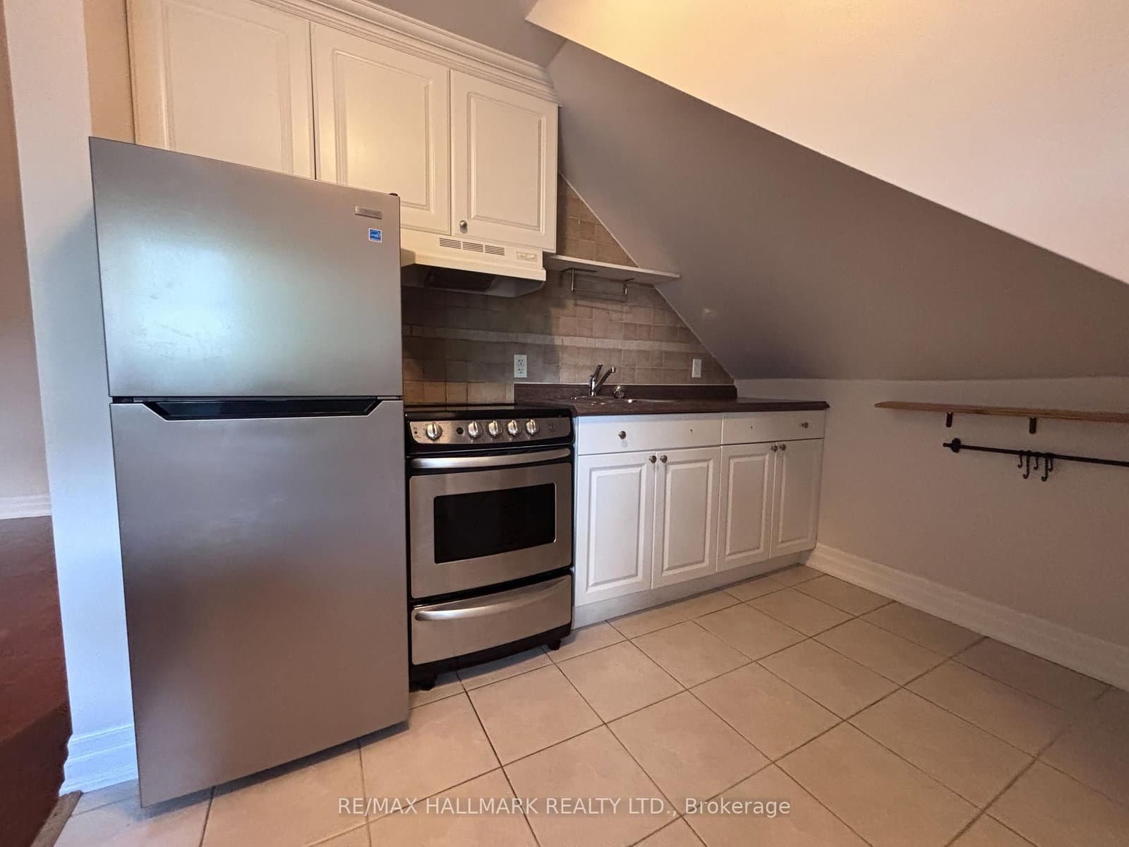 27 Delaware Avenue, Unit Loft thumbnail 9