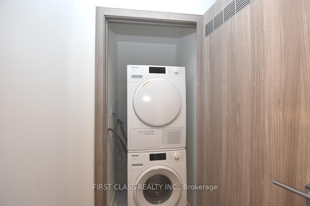 25 Mcmahon Drive, Unit 1707 thumbnail 19