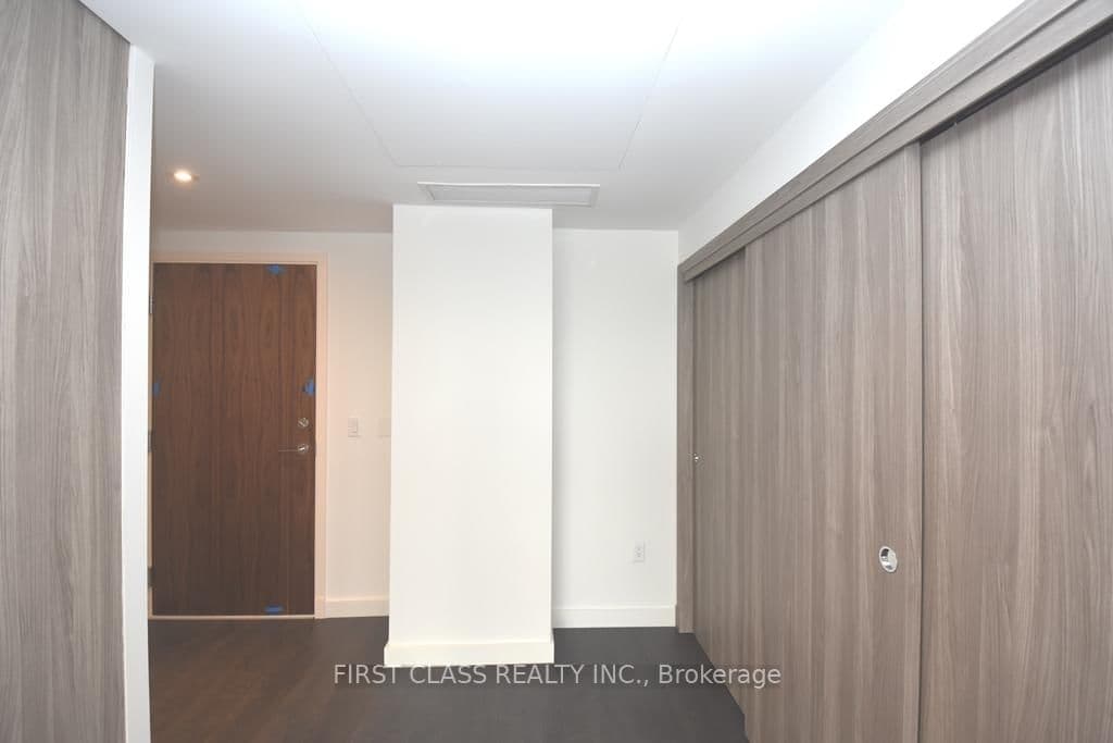 25 Mcmahon Drive, Unit 1707 thumbnail 3