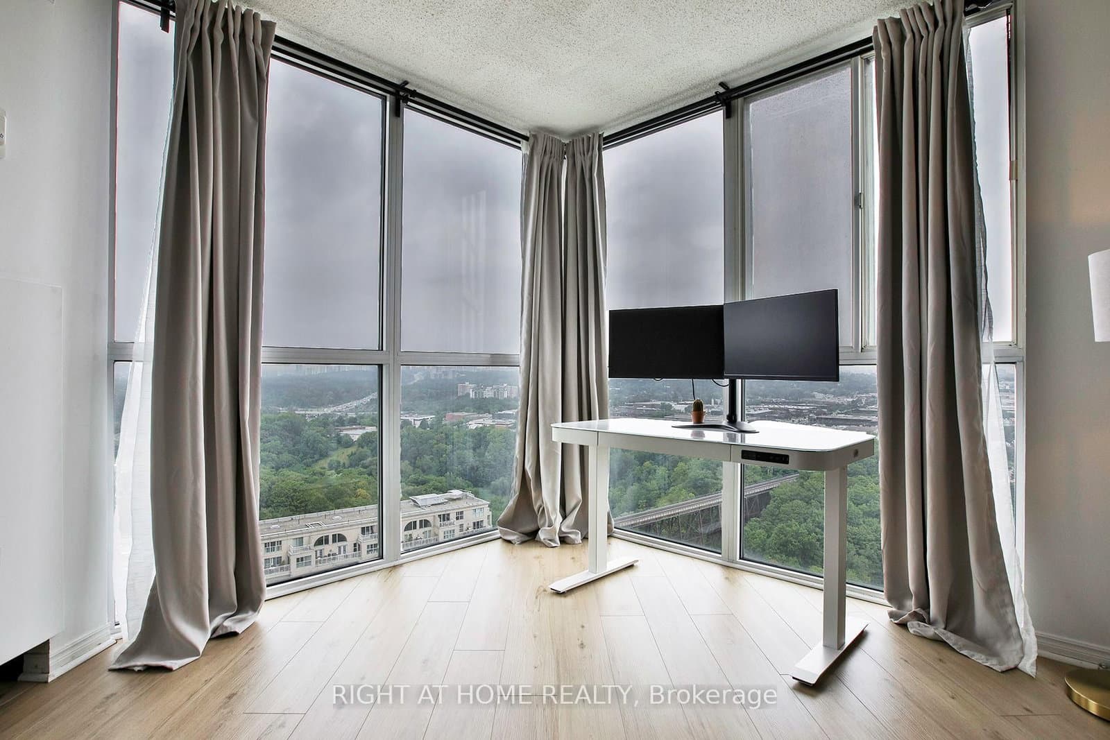 7 Concorde Place, Unit 2212 thumbnail 15