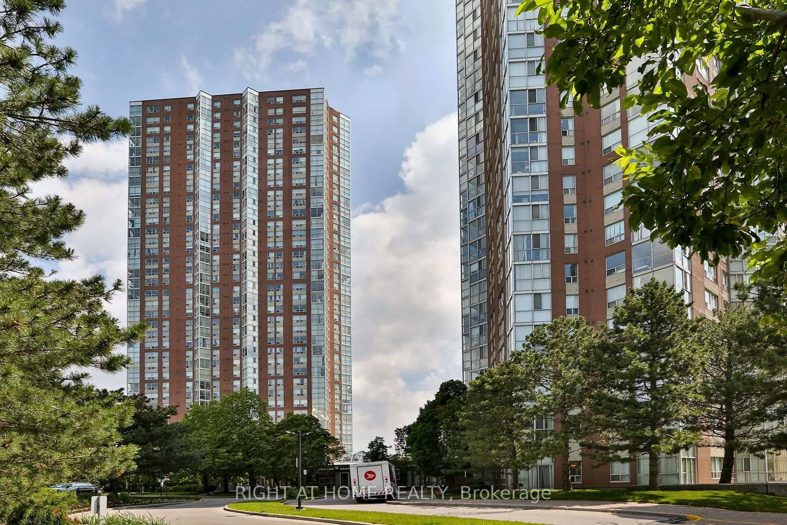 7 Concorde Place, Unit 2212 thumbnail 2