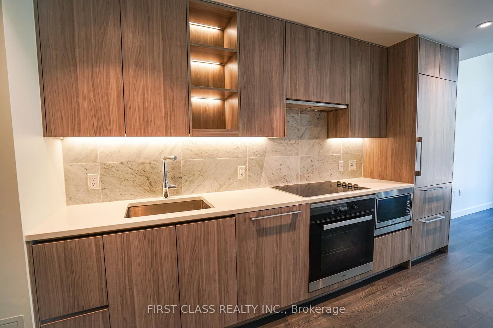 95 Mcmahon Drive, Unit TH103 thumbnail 6
