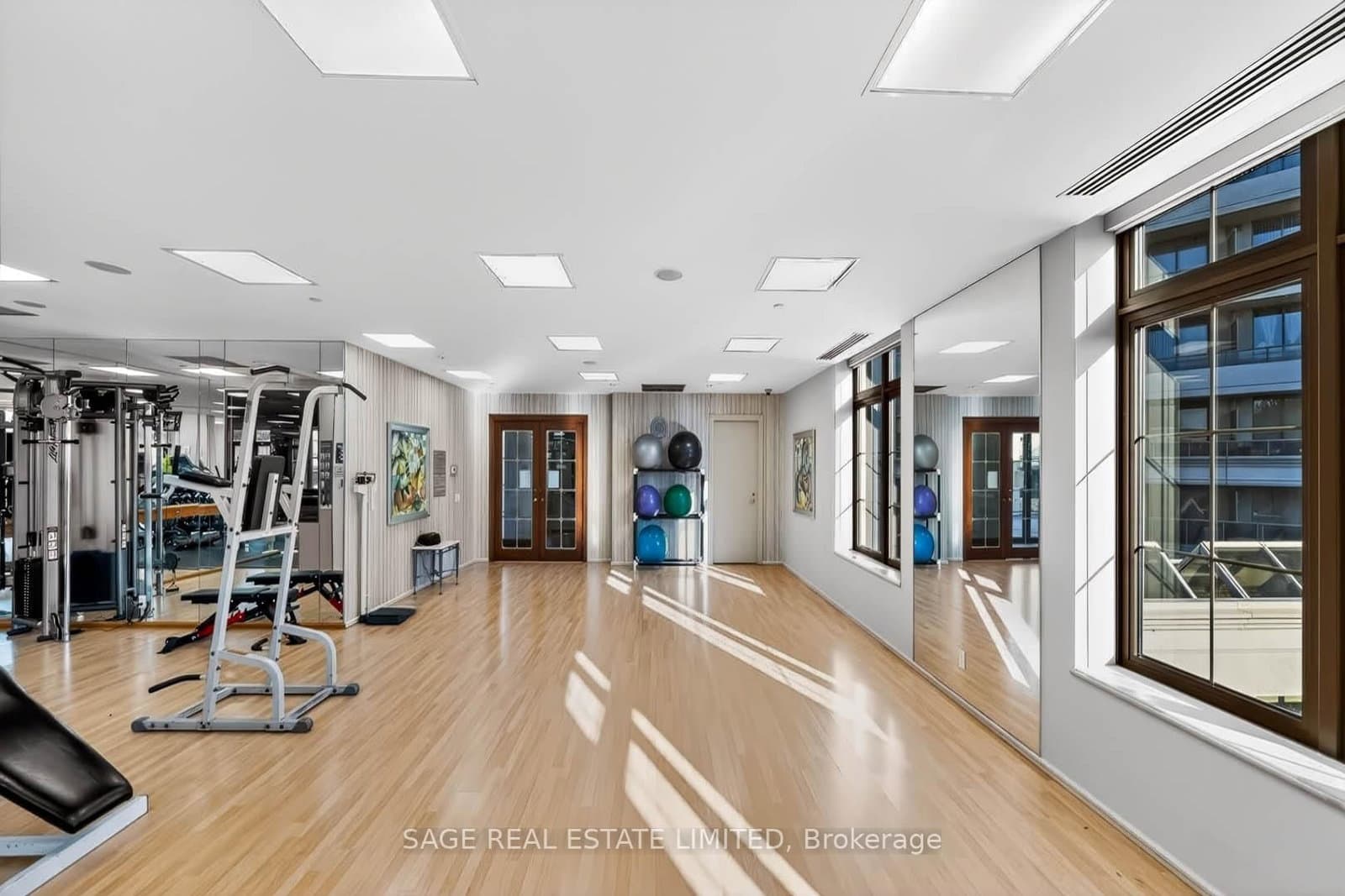 78 Harrison Garden Boulevard, Unit 1214 thumbnail 27