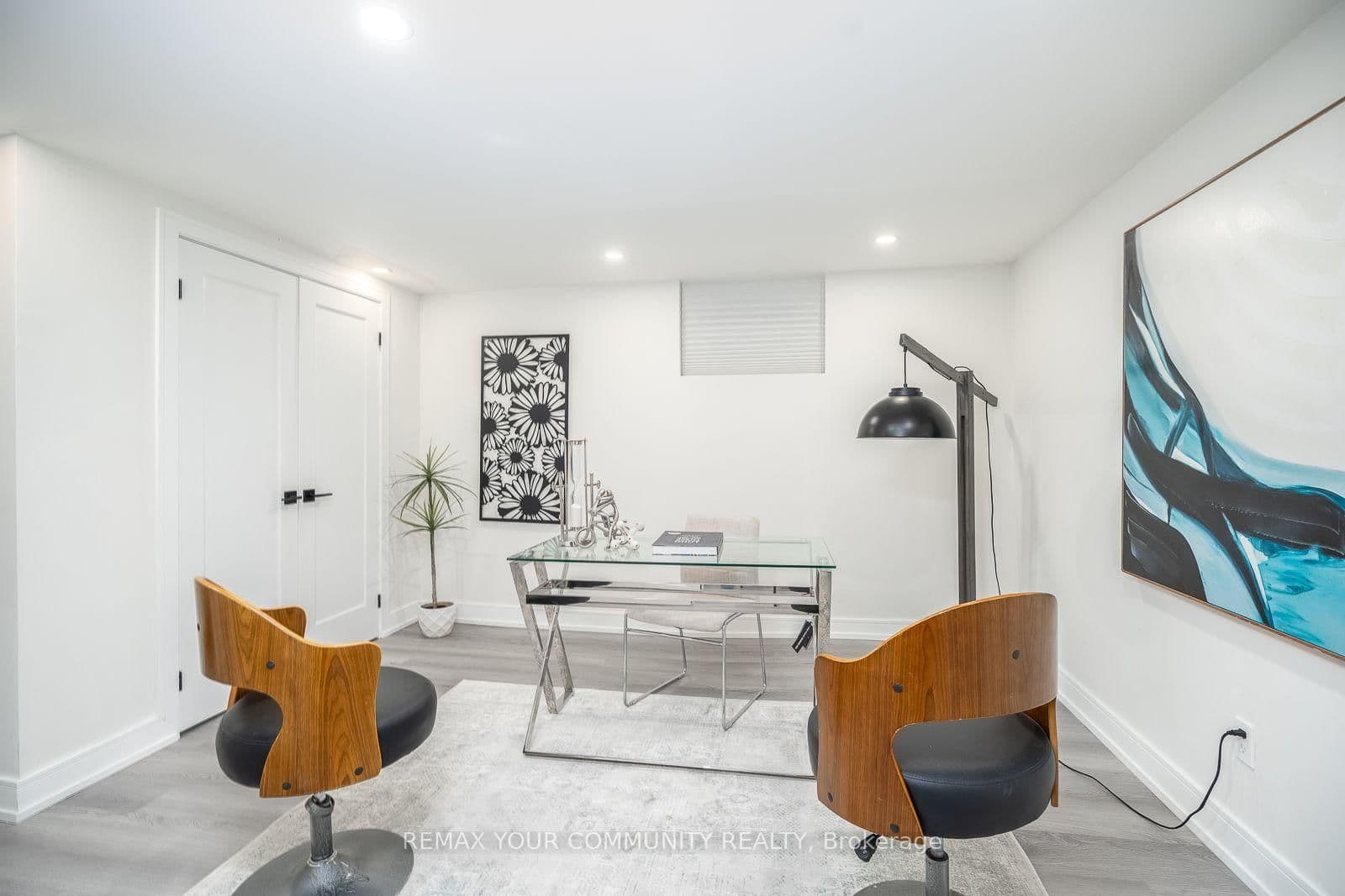 354 Bessborough Drive thumbnail 44