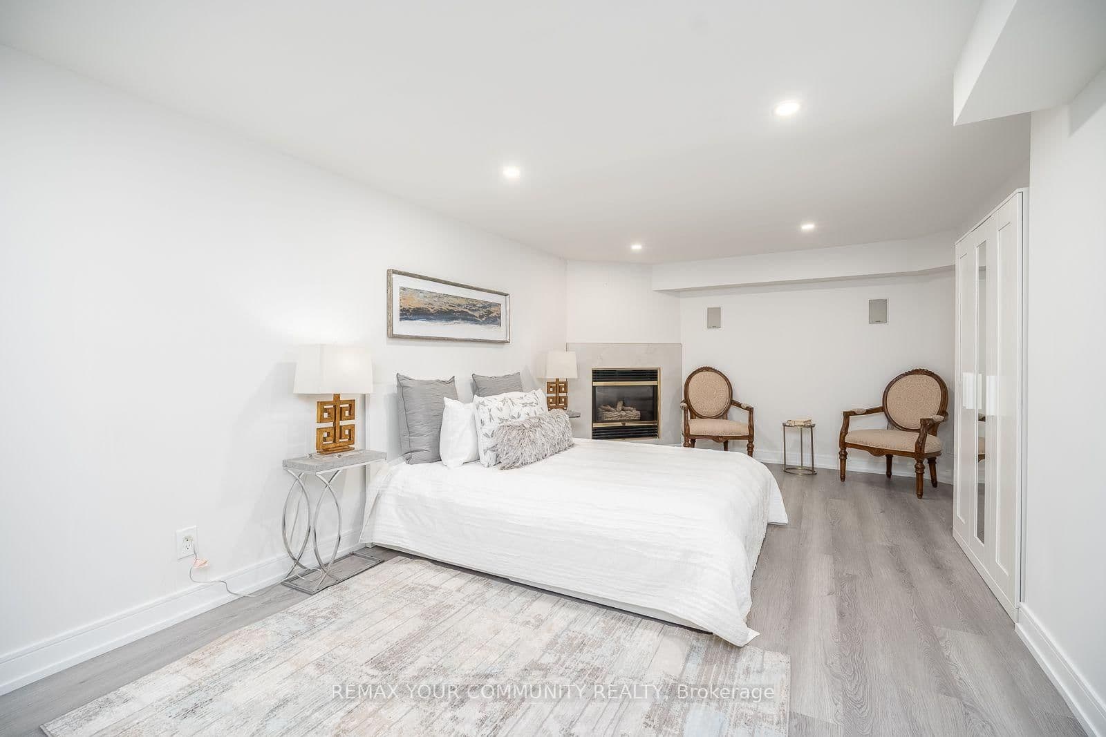 354 Bessborough Drive thumbnail 45