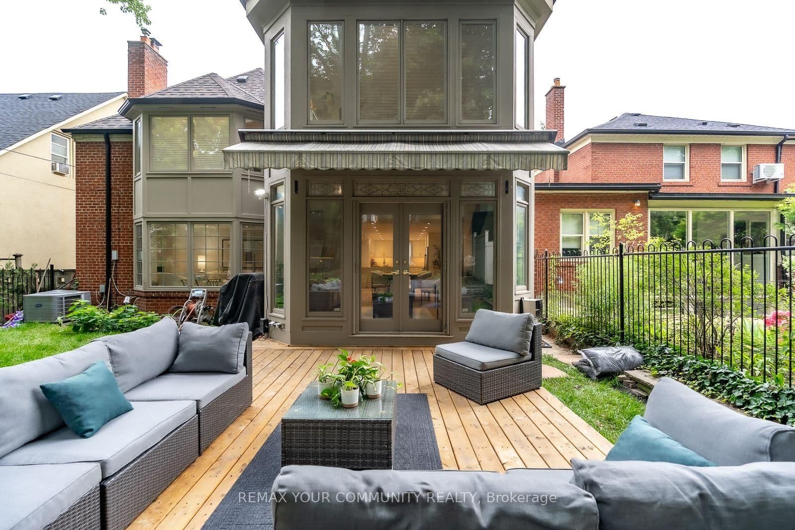 354 Bessborough Drive thumbnail 49