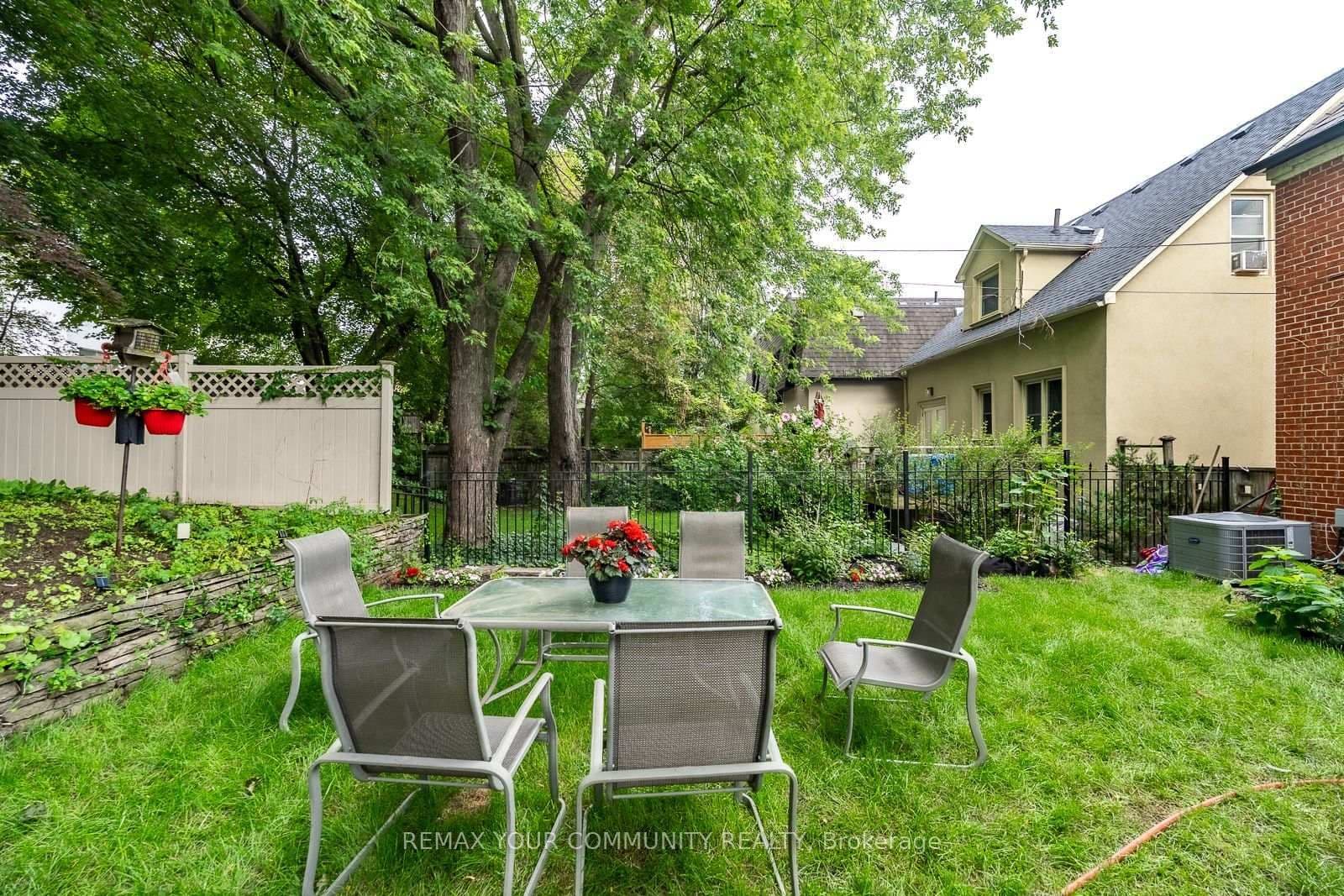 354 Bessborough Drive thumbnail 50