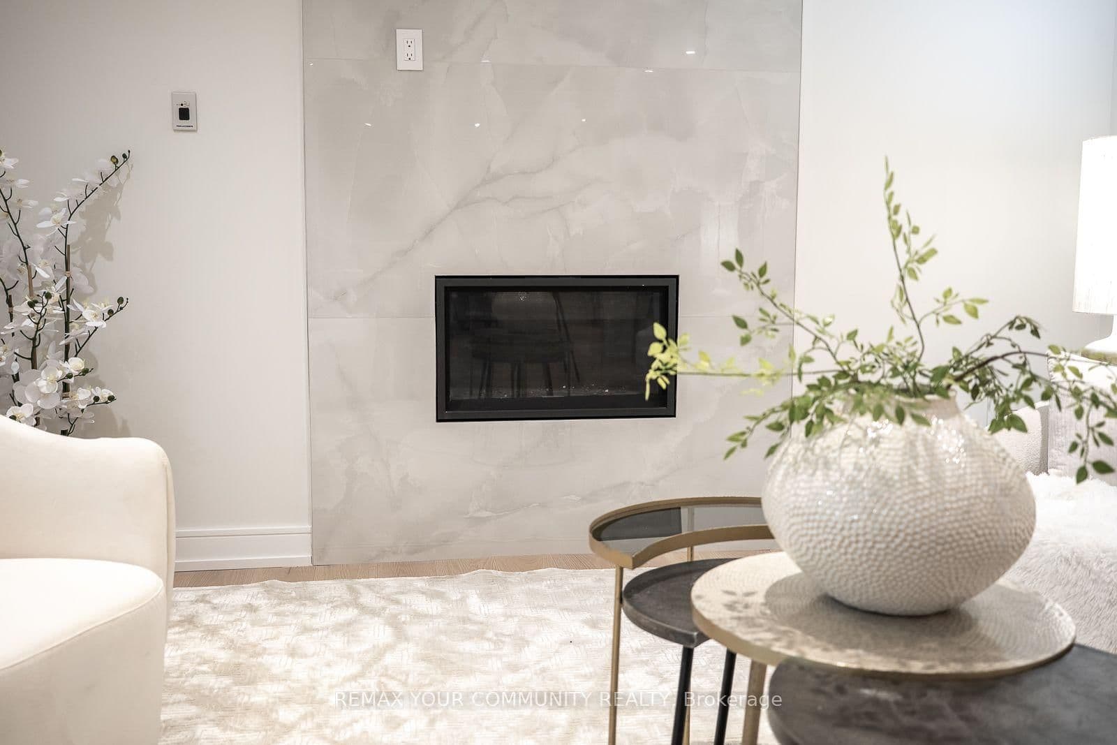 354 Bessborough Drive thumbnail 6