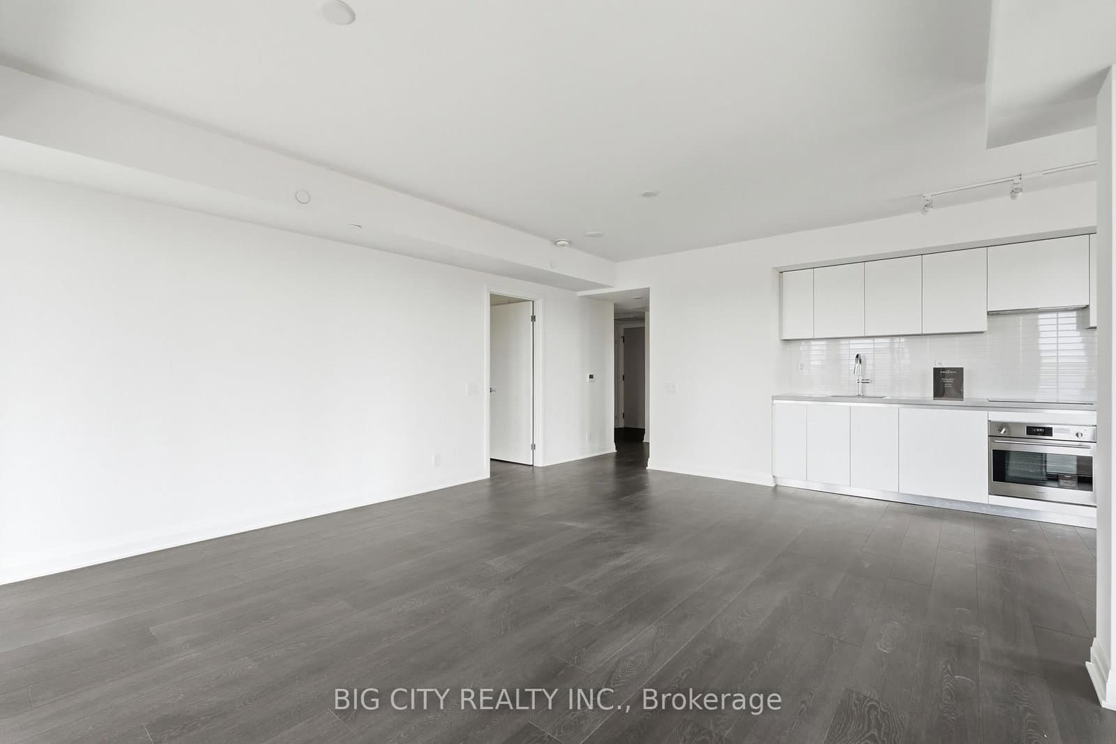 25 Frederick Todd Way, Unit 602 thumbnail 5