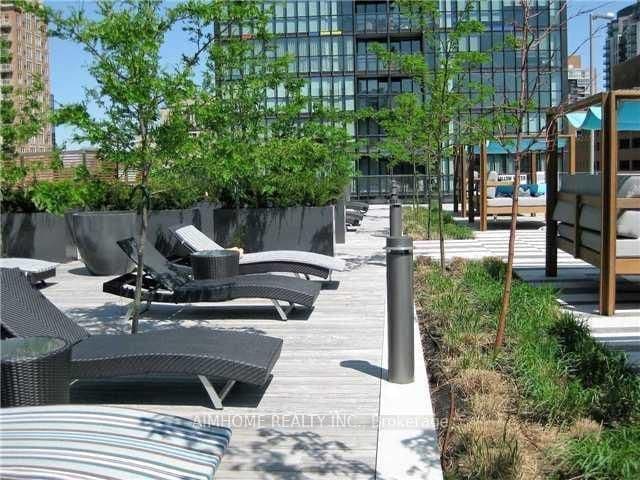 101 Charles Street E, Unit 2304 thumbnail 3