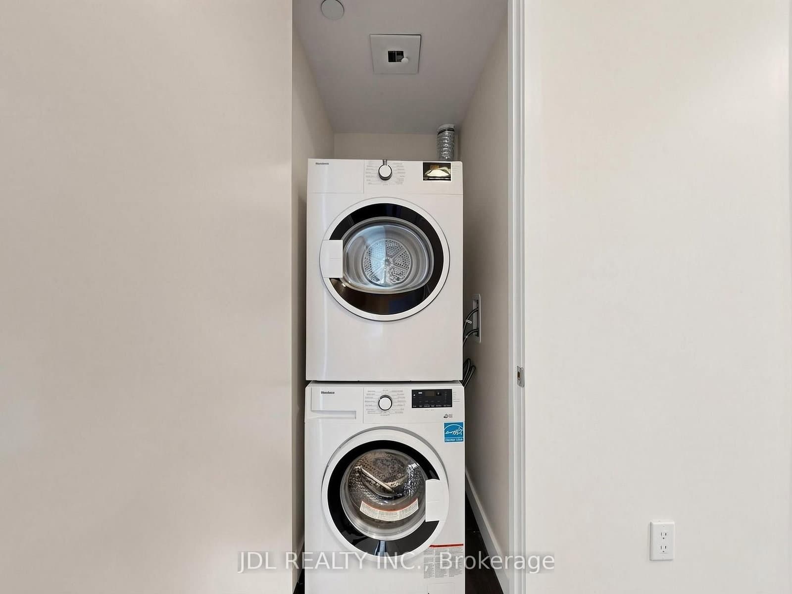 125 Blue Jays Way, Unit 3711 thumbnail 15
