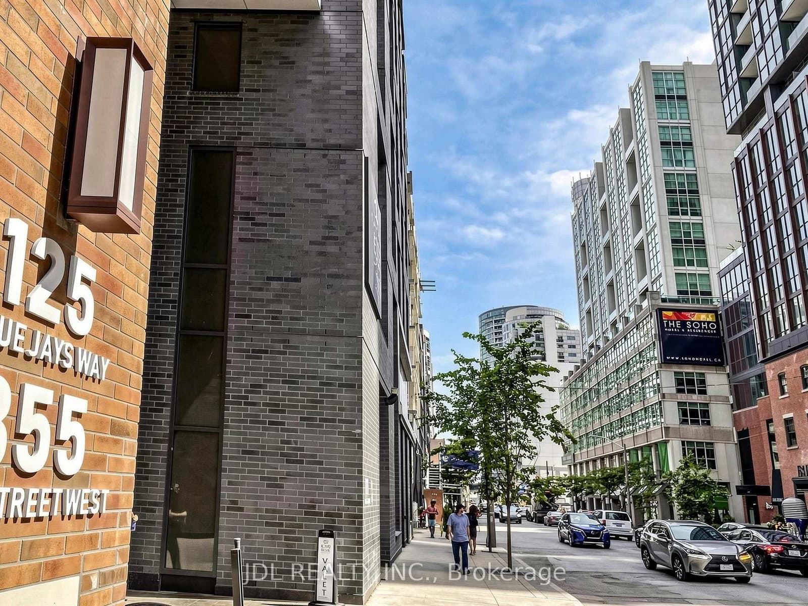 125 Blue Jays Way, Unit 3711 thumbnail 17