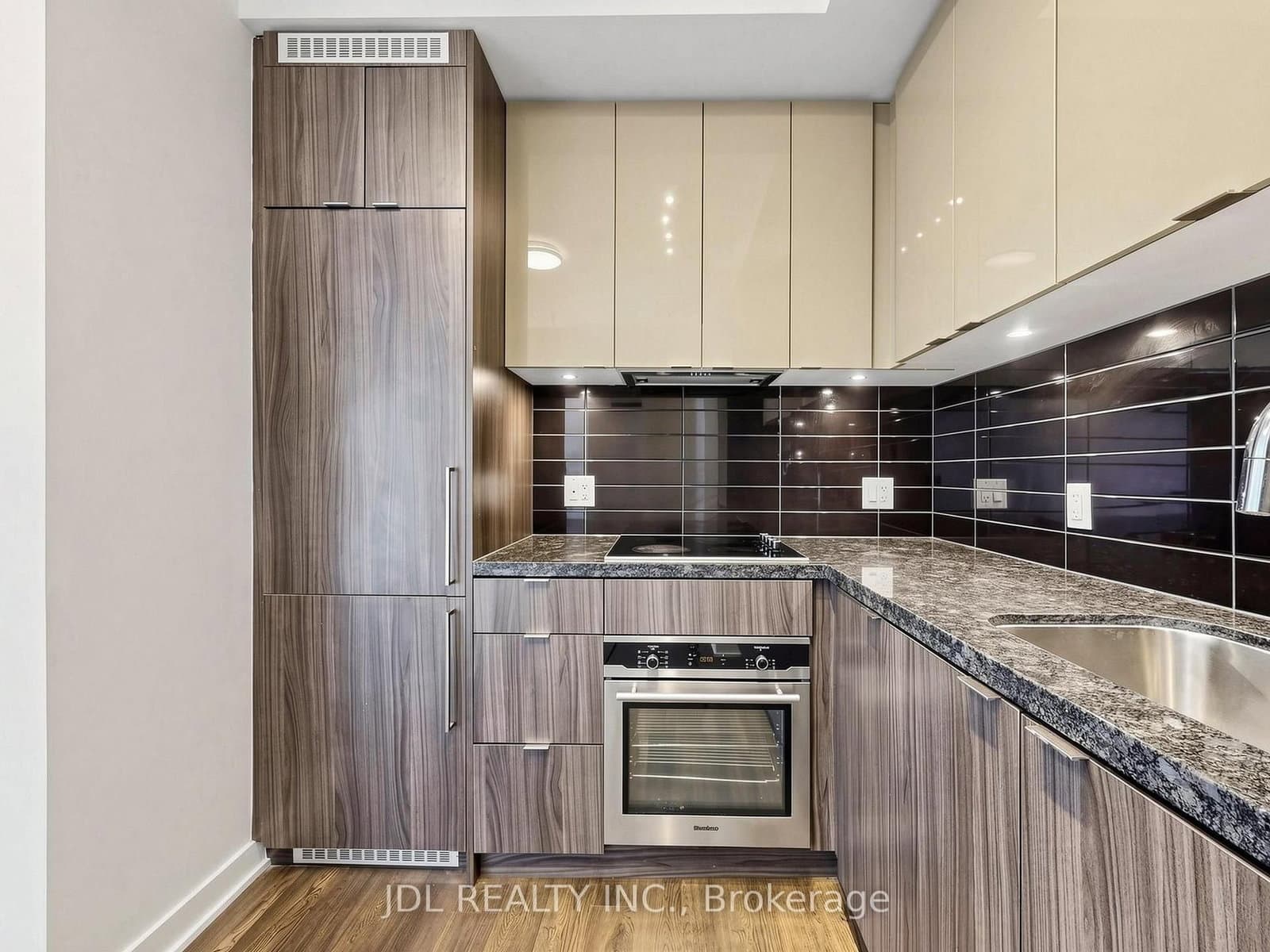 125 Blue Jays Way, Unit 3711 thumbnail 8