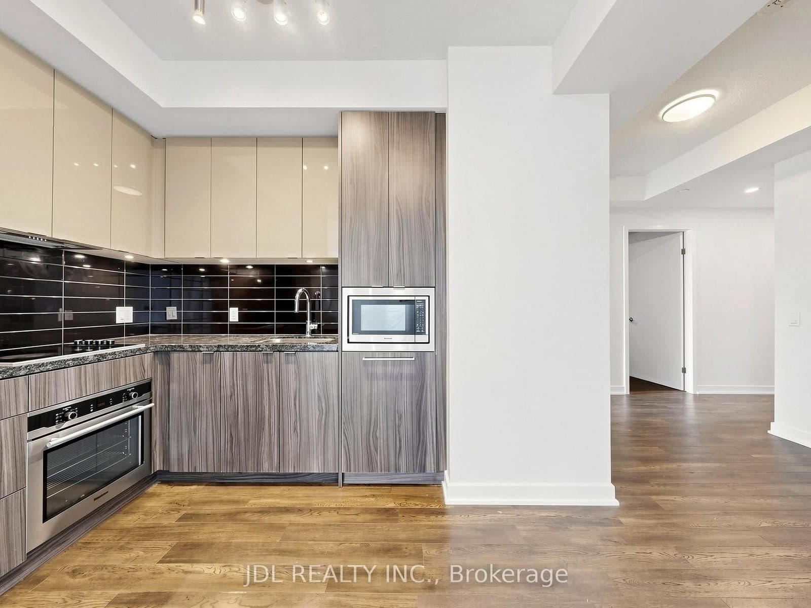 125 Blue Jays Way, Unit 3711 thumbnail 9