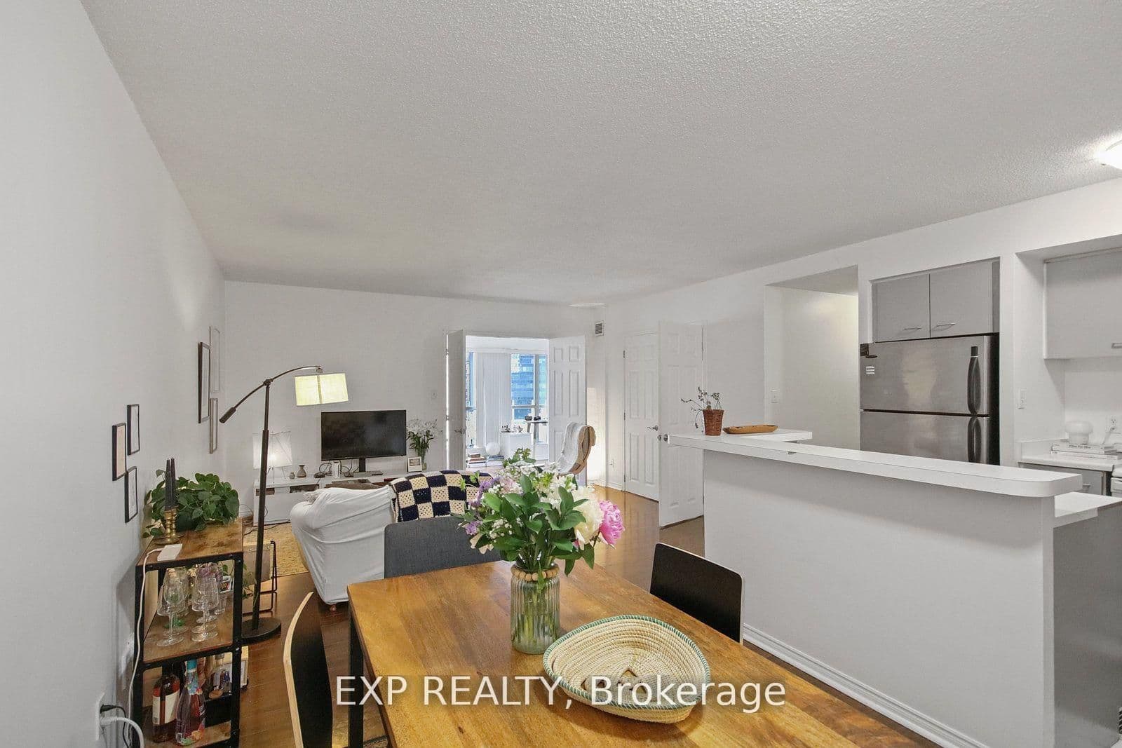 25 The Esplanade, Unit 808 - Image 1