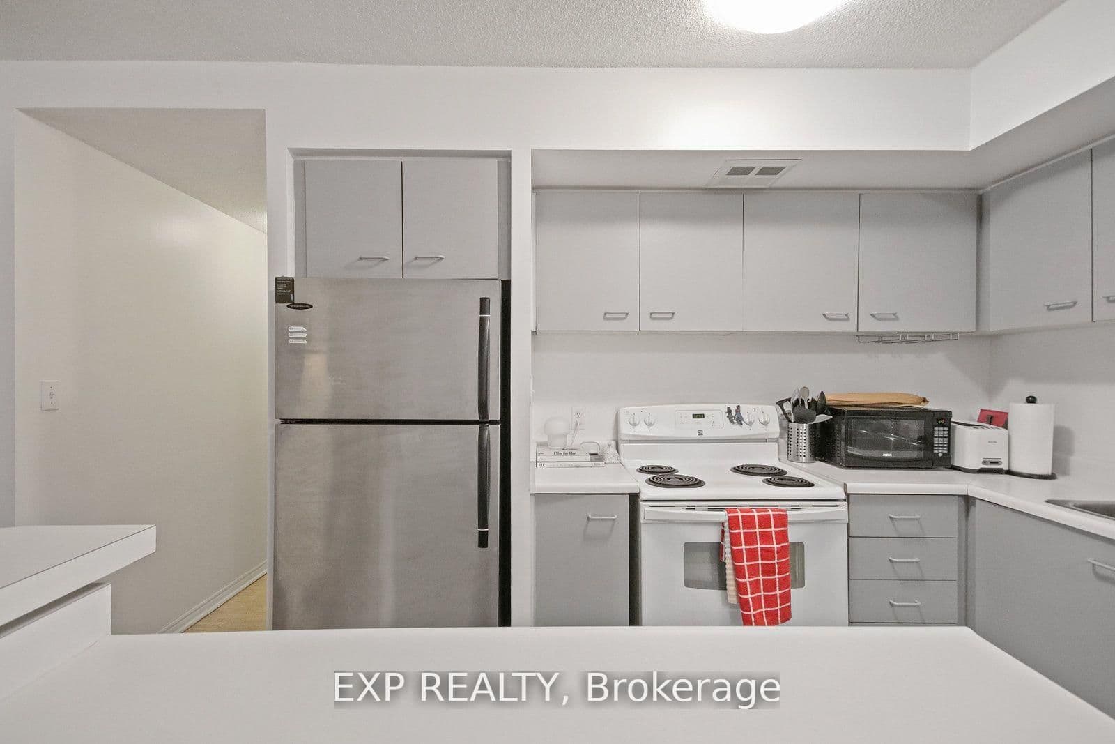 25 The Esplanade, Unit 808 thumbnail 10