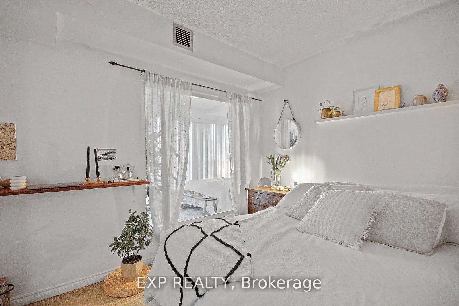 25 The Esplanade, Unit 808 thumbnail 17