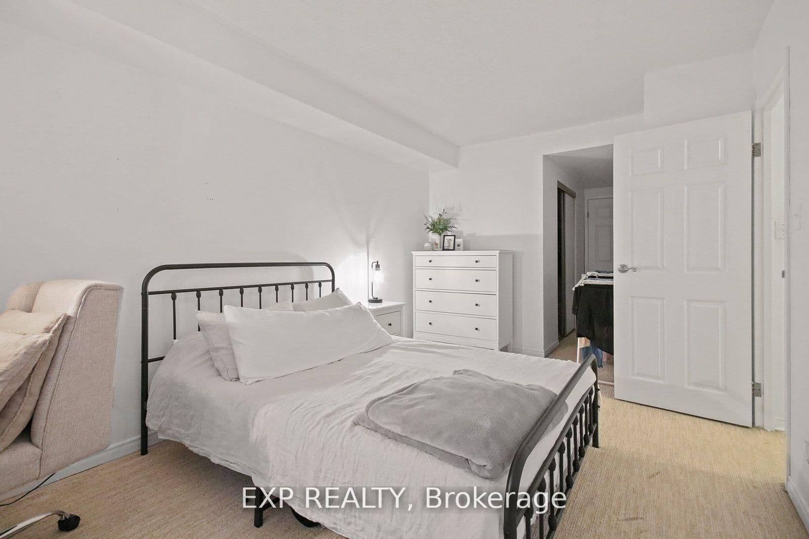 25 The Esplanade, Unit 808 thumbnail 23