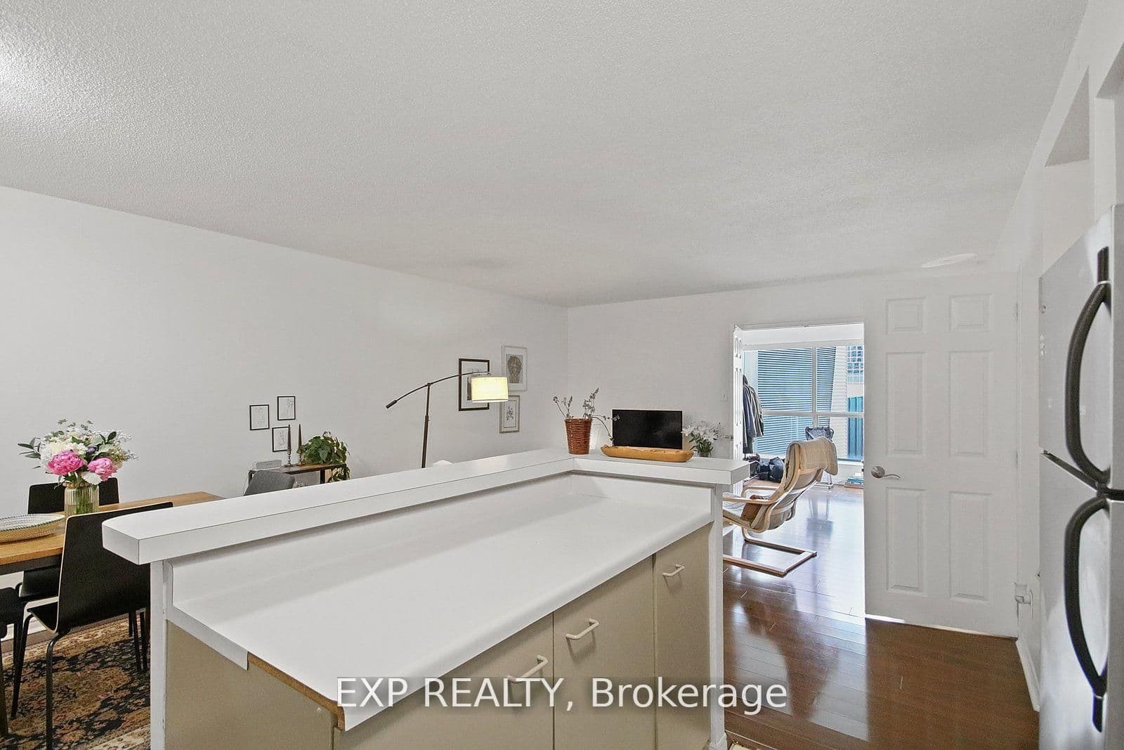 25 The Esplanade, Unit 808 thumbnail 6