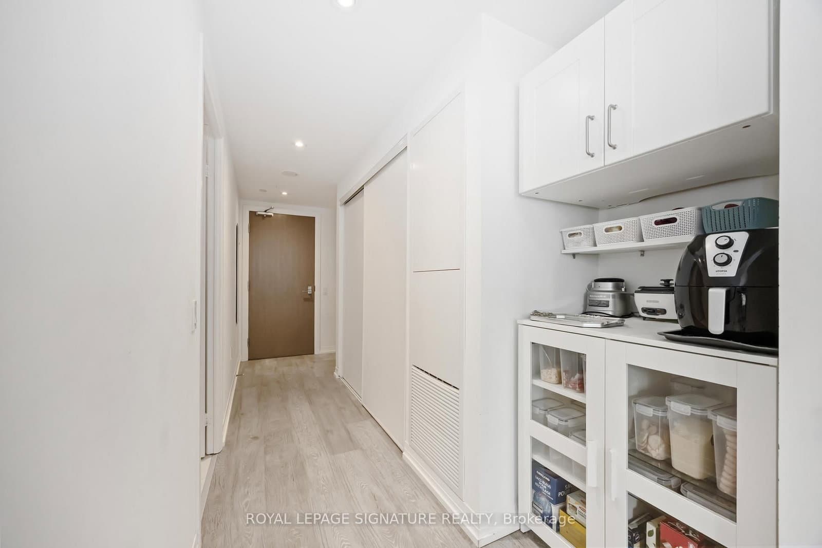 251 Jarvis Street, Unit 1725 thumbnail 3