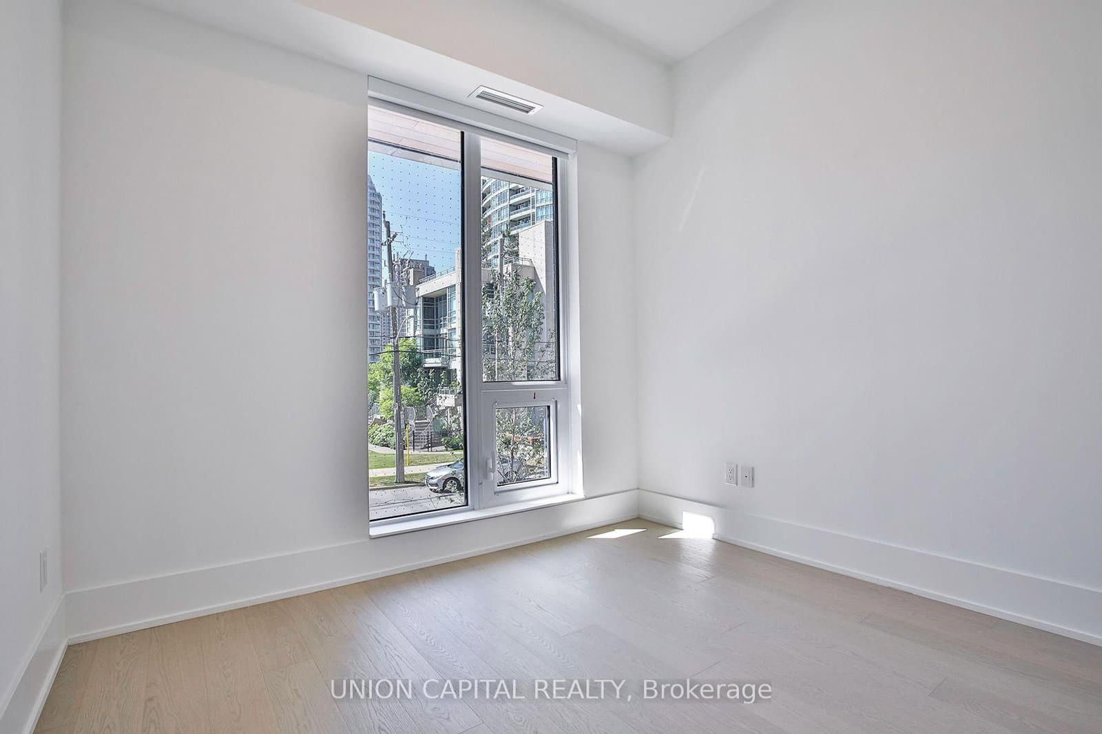 36 Olive Avenue, Unit TH103 thumbnail 13