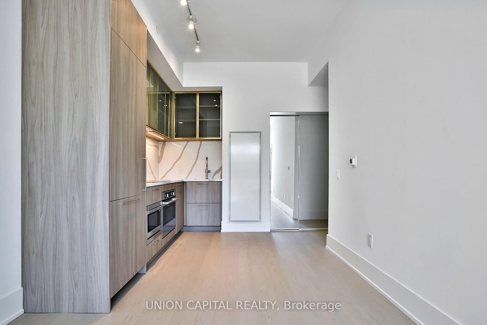 36 Olive Avenue, Unit TH103 thumbnail 22