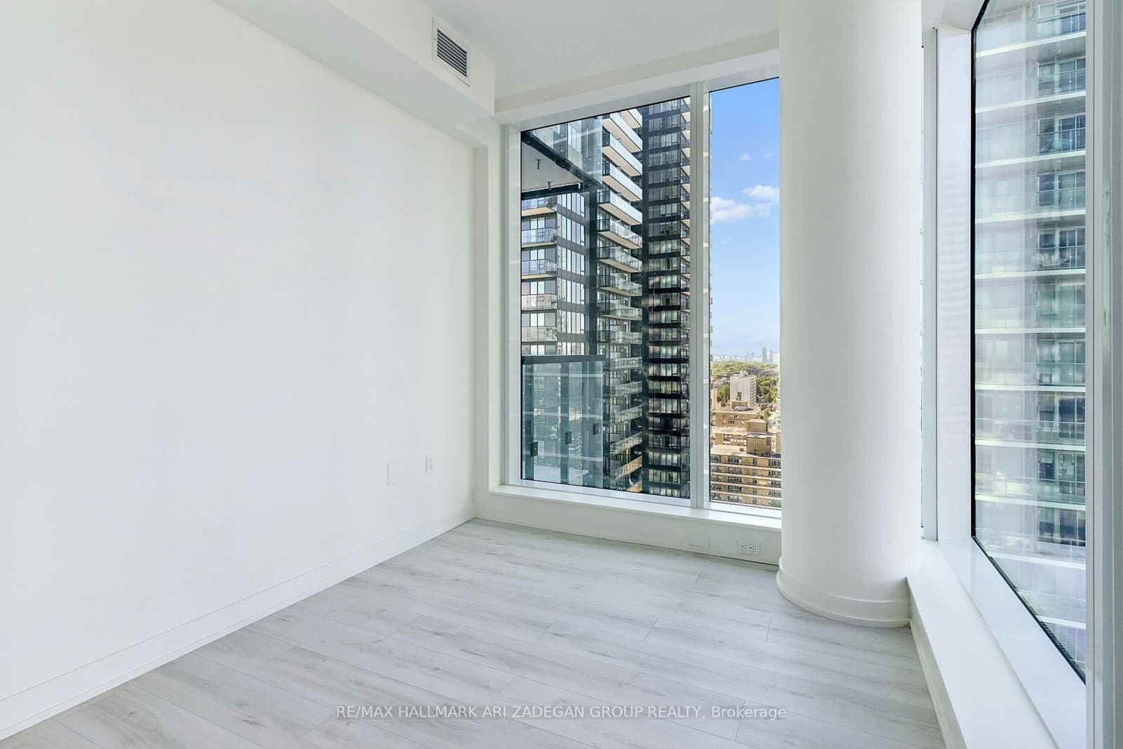 110 Broadway Avenue, Unit 2102 thumbnail 26