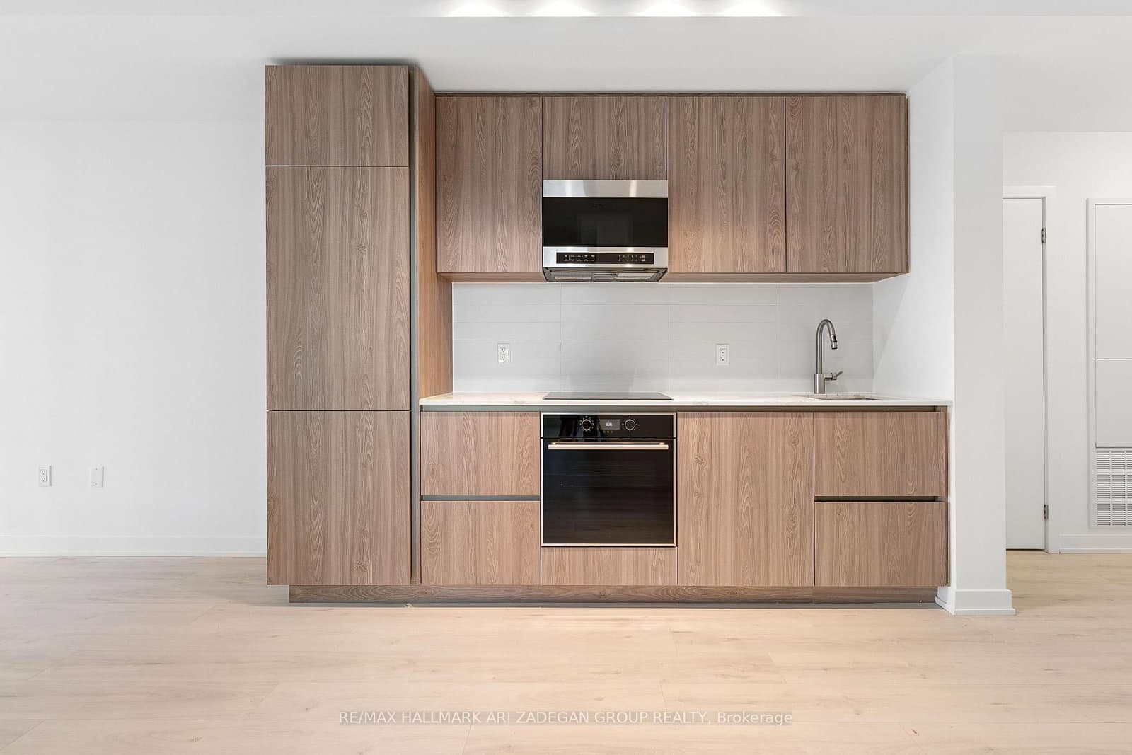 110 Broadway Avenue, Unit 2102 thumbnail 8