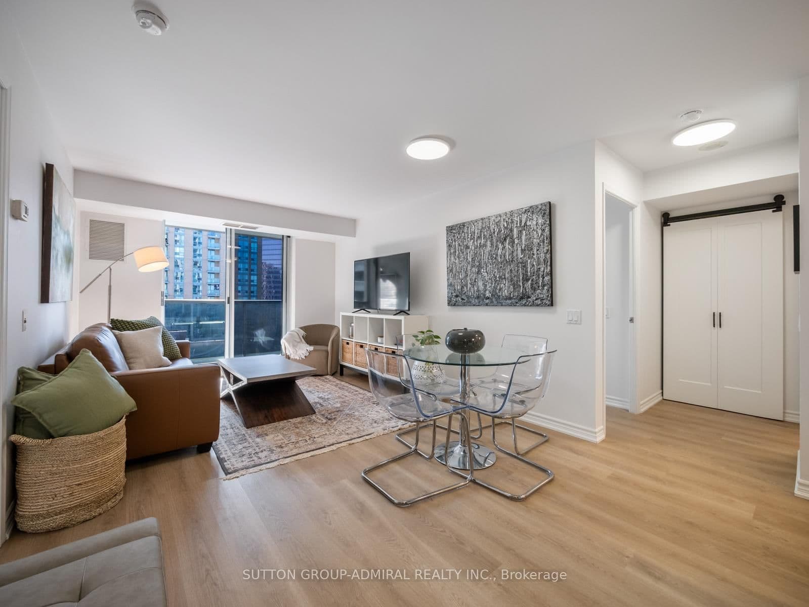 35 Finch Avenue E, Unit 1112 thumbnail 2