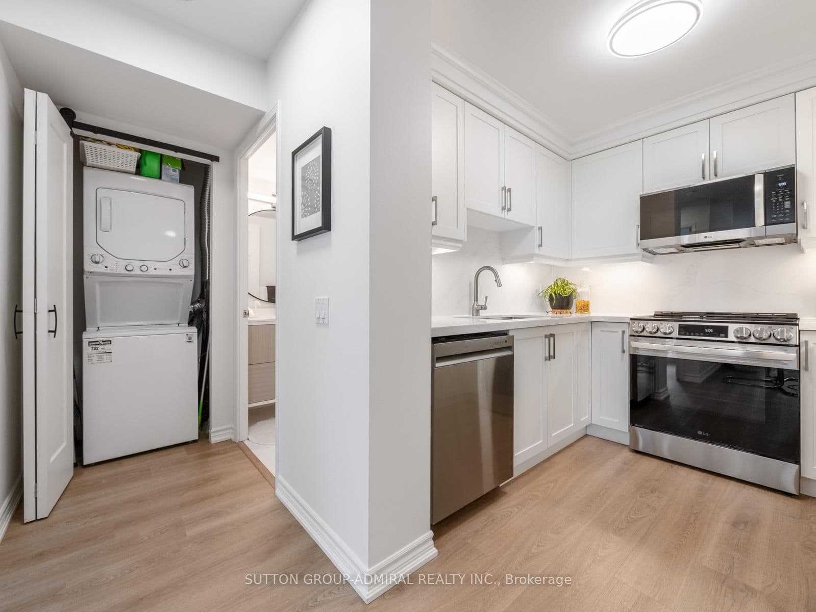 35 Finch Avenue E, Unit 1112 thumbnail 6