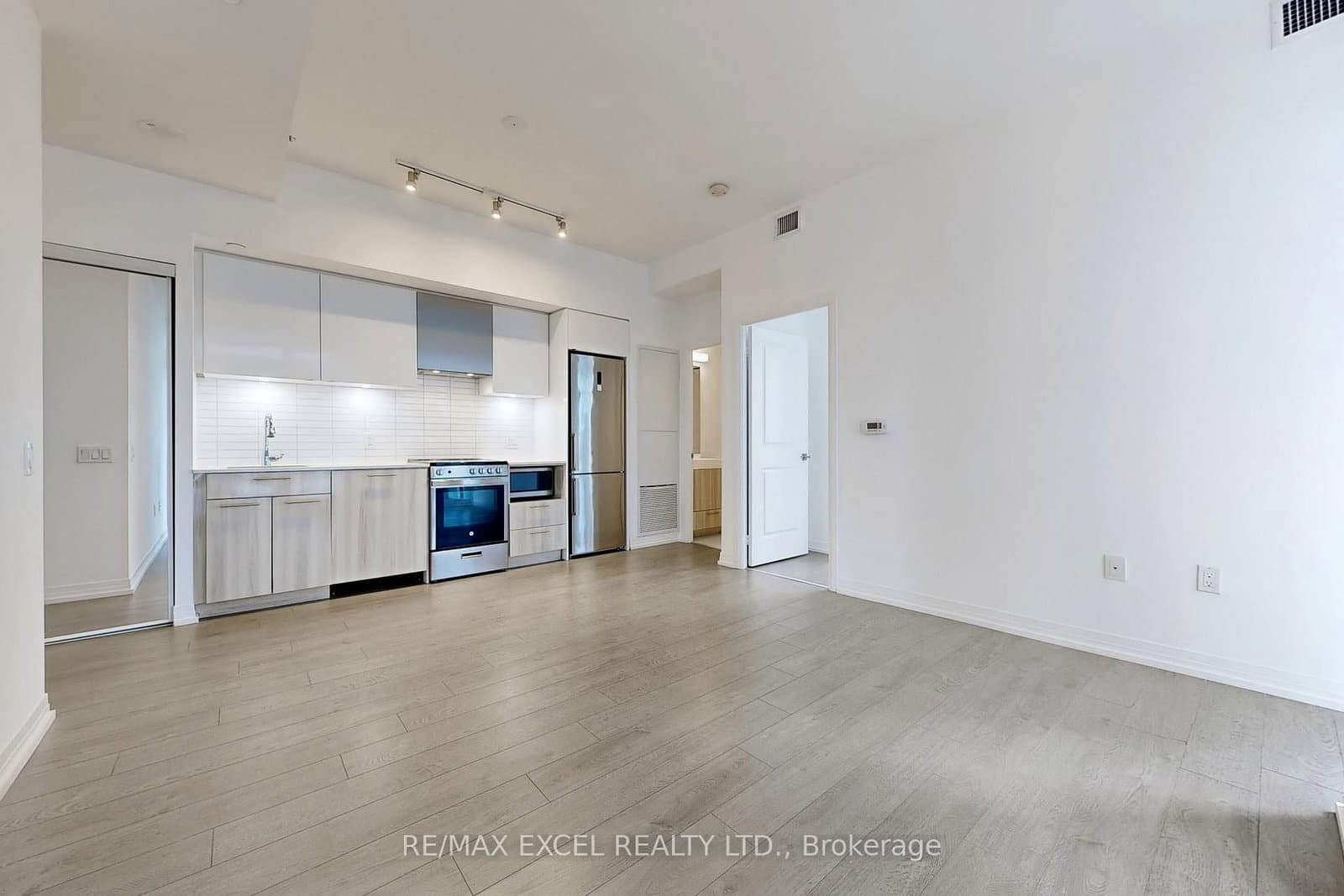 251 Jarvis Street, Unit 4203 thumbnail 8